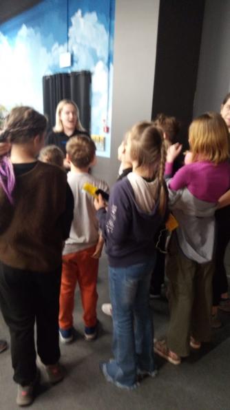 Dzieciaki w Kolejkowie